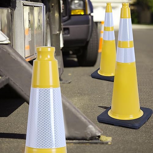 Miniatura 6 de OrangeStar Paquete de 8 conos de tráfico amarillos de 36 pulgadas con base de goma pesada, 2 collares reflectantes, conos de seguridad grandes para