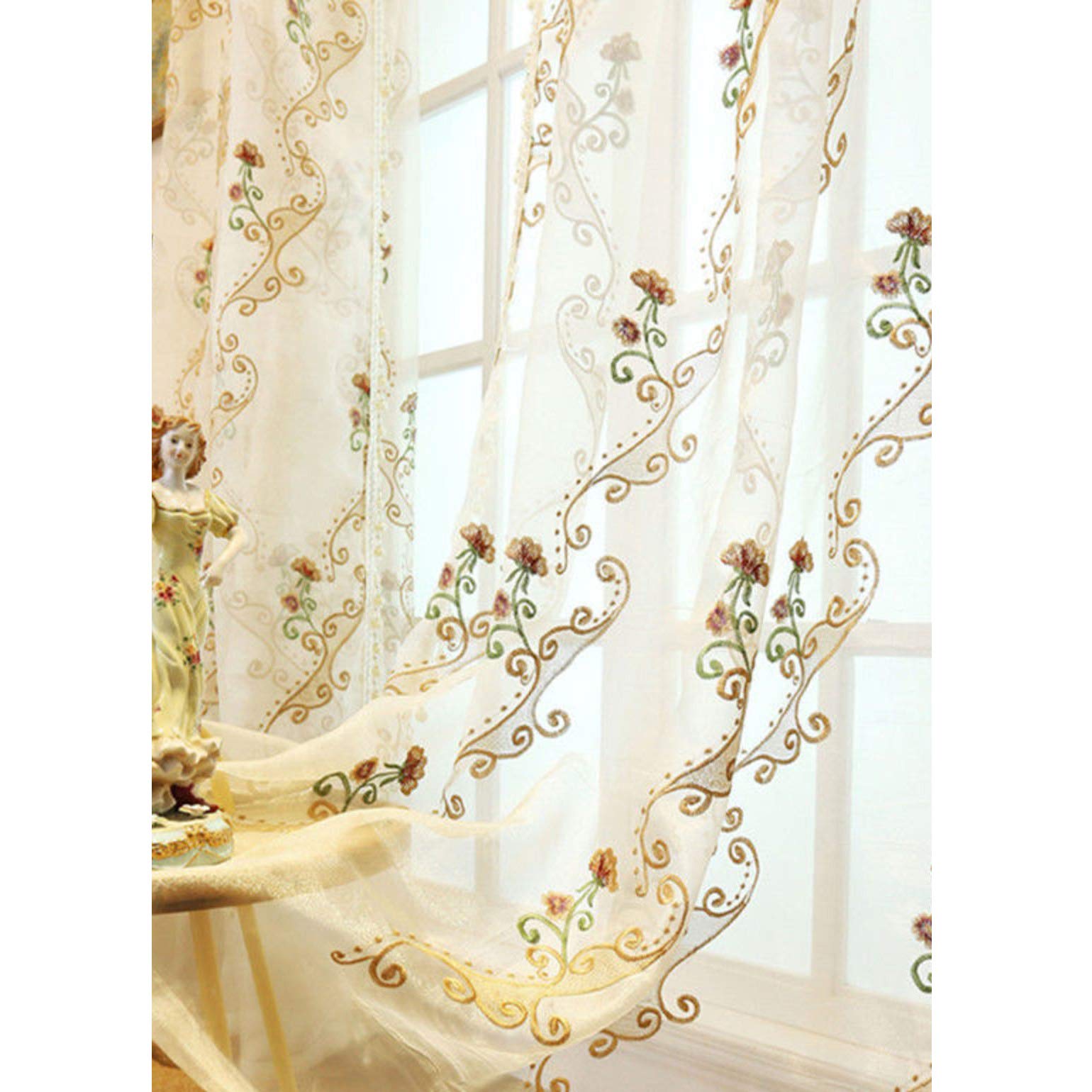 Rideaux transparents brodés fleur beige pour habiller grande fenêtre