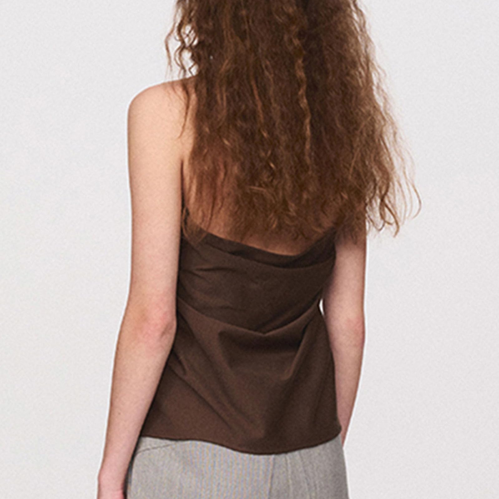 Tops d'été pour femmes Débardeur Métal Décoration Sans Manches Dos Nu Fente Ourlet Dos Nu Tops pour Sortir