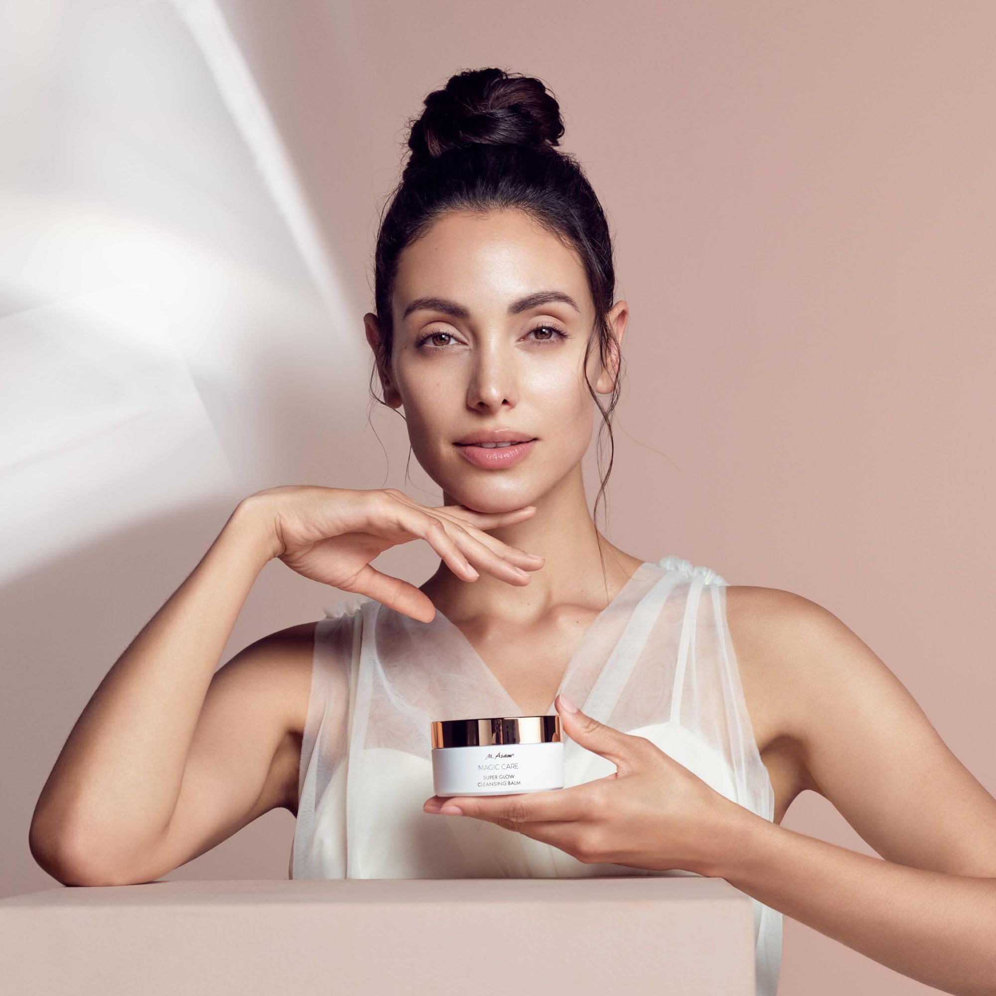 M. Asam Magic Care Super Glow Cleansing Balm (100 ml) – balsam do czyszczenia zapewnia dokładne i wyjątkowe doznania czyszczące, usuwa brud, makijaż, filtr przeciwsłoneczny, pielęgnacja twarzy