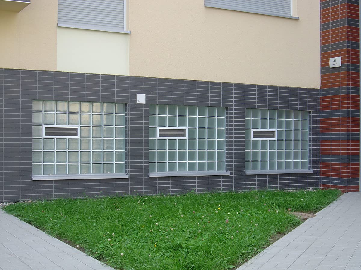 Ventana de ventilación para colocar en una pared de cristales de ladrillo o mampostería | Dimensiones 190 x 384 x 8 cm | Unidad de venta 1 ventana