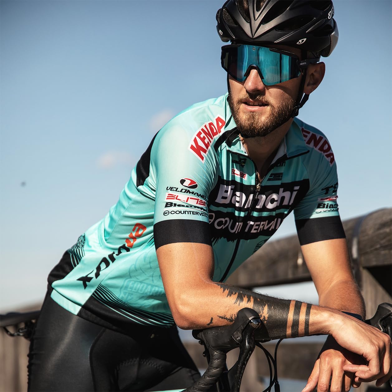 NAKED Optics FALCON - Occhiali sportivi per uomo e donna, occhiali da sole sportivi con protezione UV, fascia magnetica e lenti intercambiabili