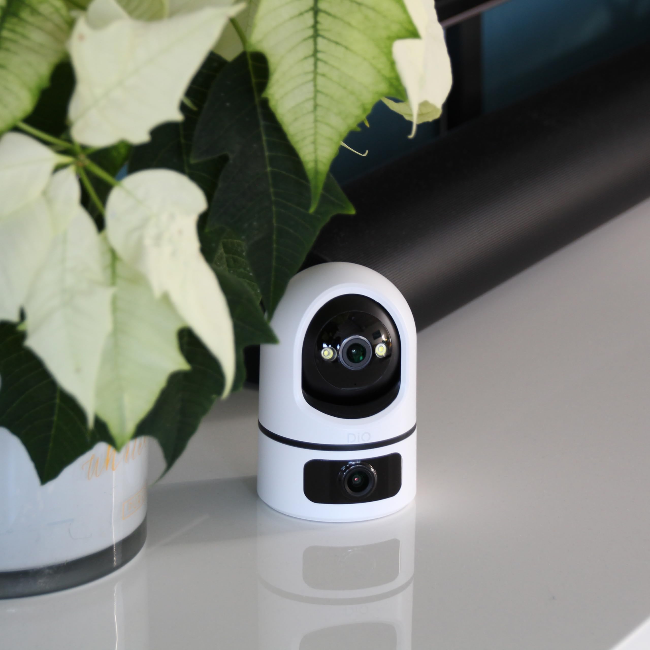 DiO Connected Home Lot de 2 Caméras intérieures Dual Lens rotatives -Dual Band 2MP