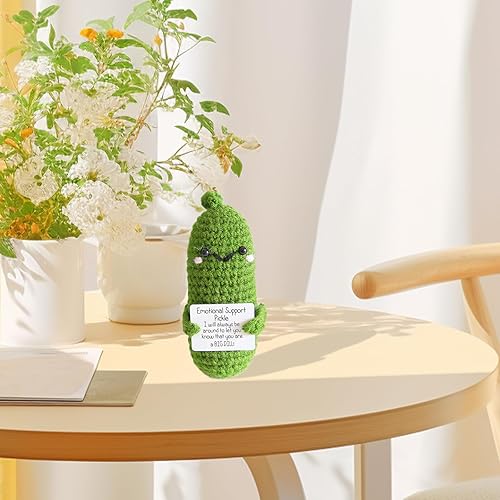 Miniatura 3 de Exclusivo regalo de apoyo emocional de ganchillo en pepinillos  Adorno de Navidad hecho a mano con base de madera  Bonita muñeca de pepino tejida