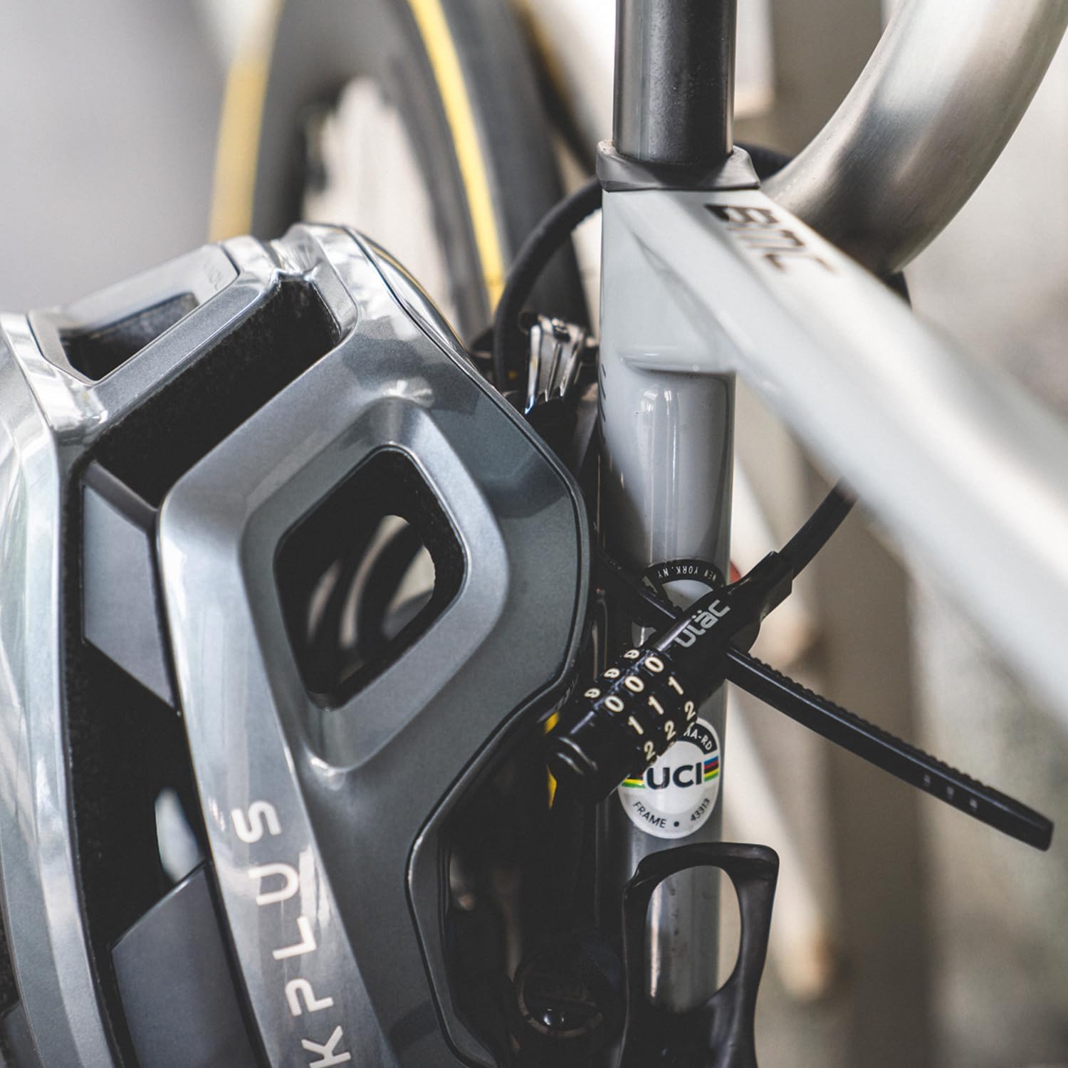 Ulac YL1 AIRJUST-Combo Bicycle Key, Neo Zip Combo Cable Lock, Black