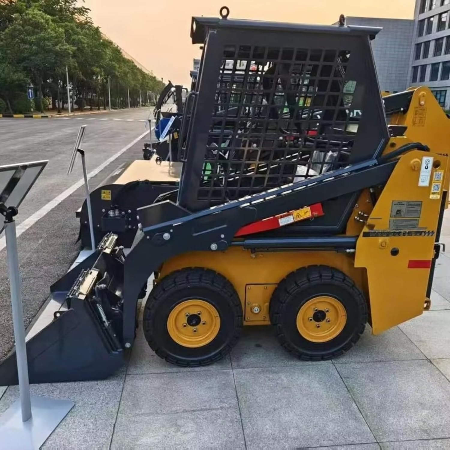 Skid Steer Loader with Fully Enclosed Cab, Mini Skid Steer Loader with Front Bucket, Attachments Compatible, Ideal for Construction, Landscaping, Snow Removal, Agriculture, Farming, Industrial Use
