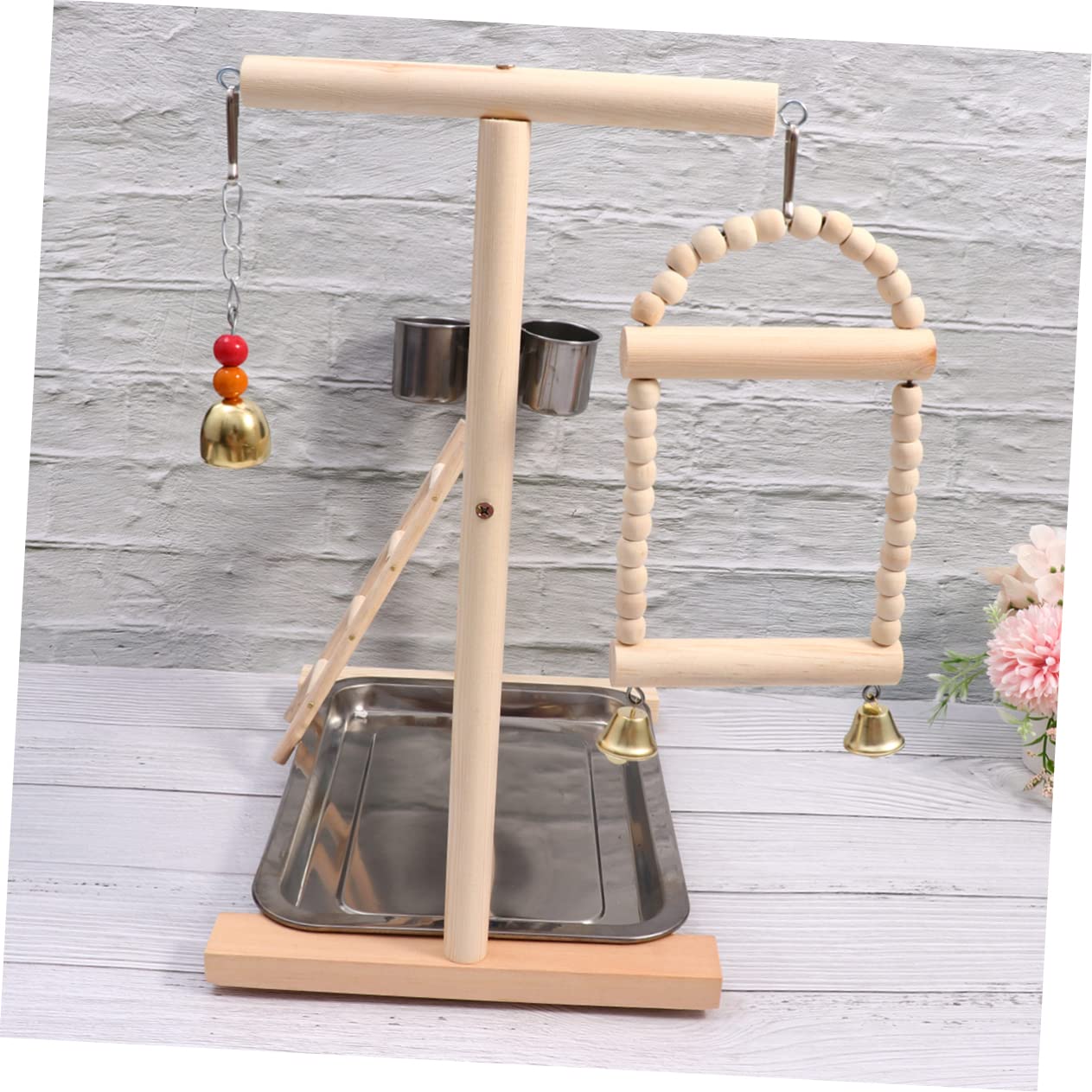 DOITOOL Supporto da Gioco per Pappagalli in Legno e Acciaio Inox, Ciotola, Dondolo e Campanella, per Gabbia e Giardino Colore Casuale