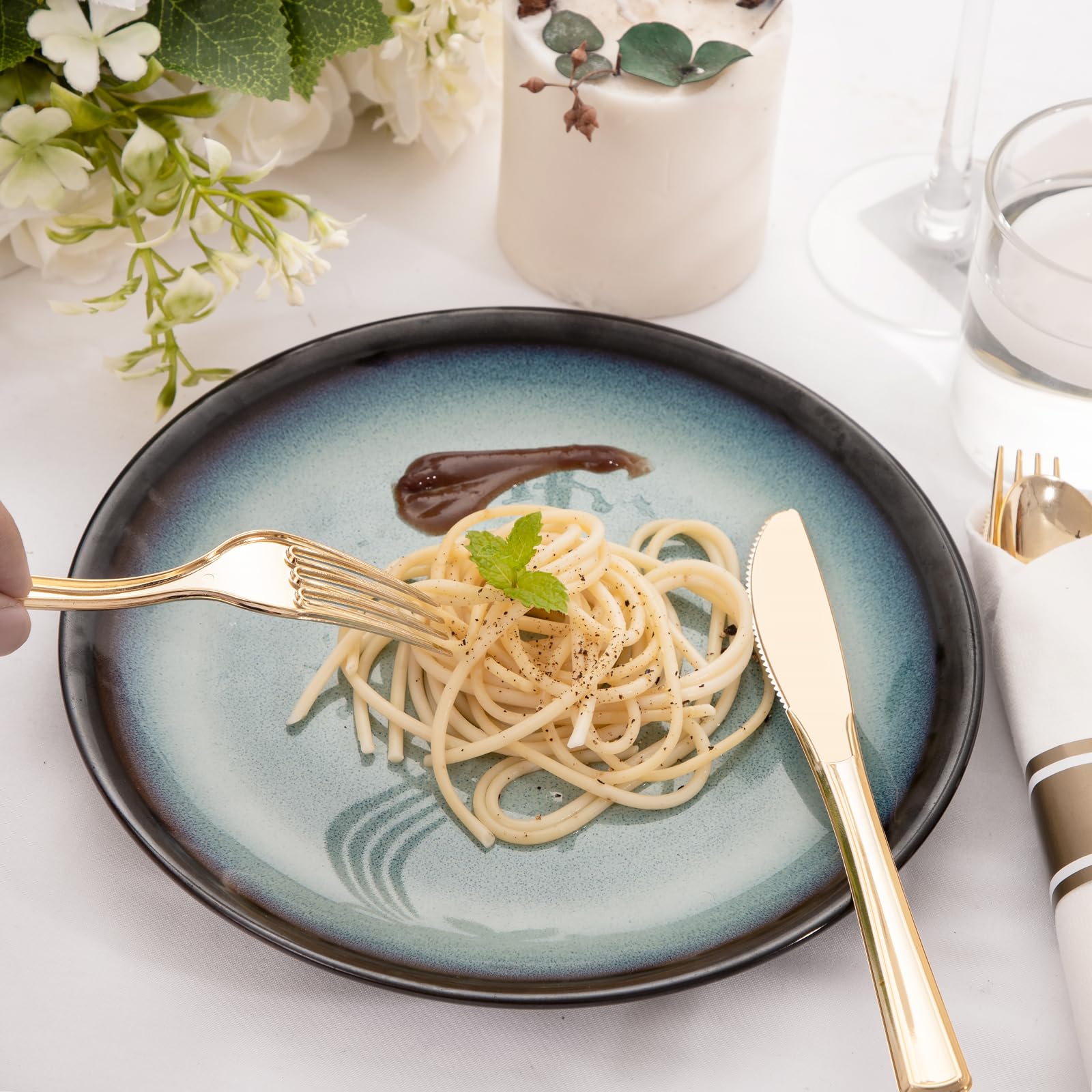 400PCS Pre Rolled Gold Plastic Silverware Sets - Heavy Duty Gold Cutlery - Include 100 Pack Wrapped Disposable Utensils with Napkins for Parties, Dinners & Weddings