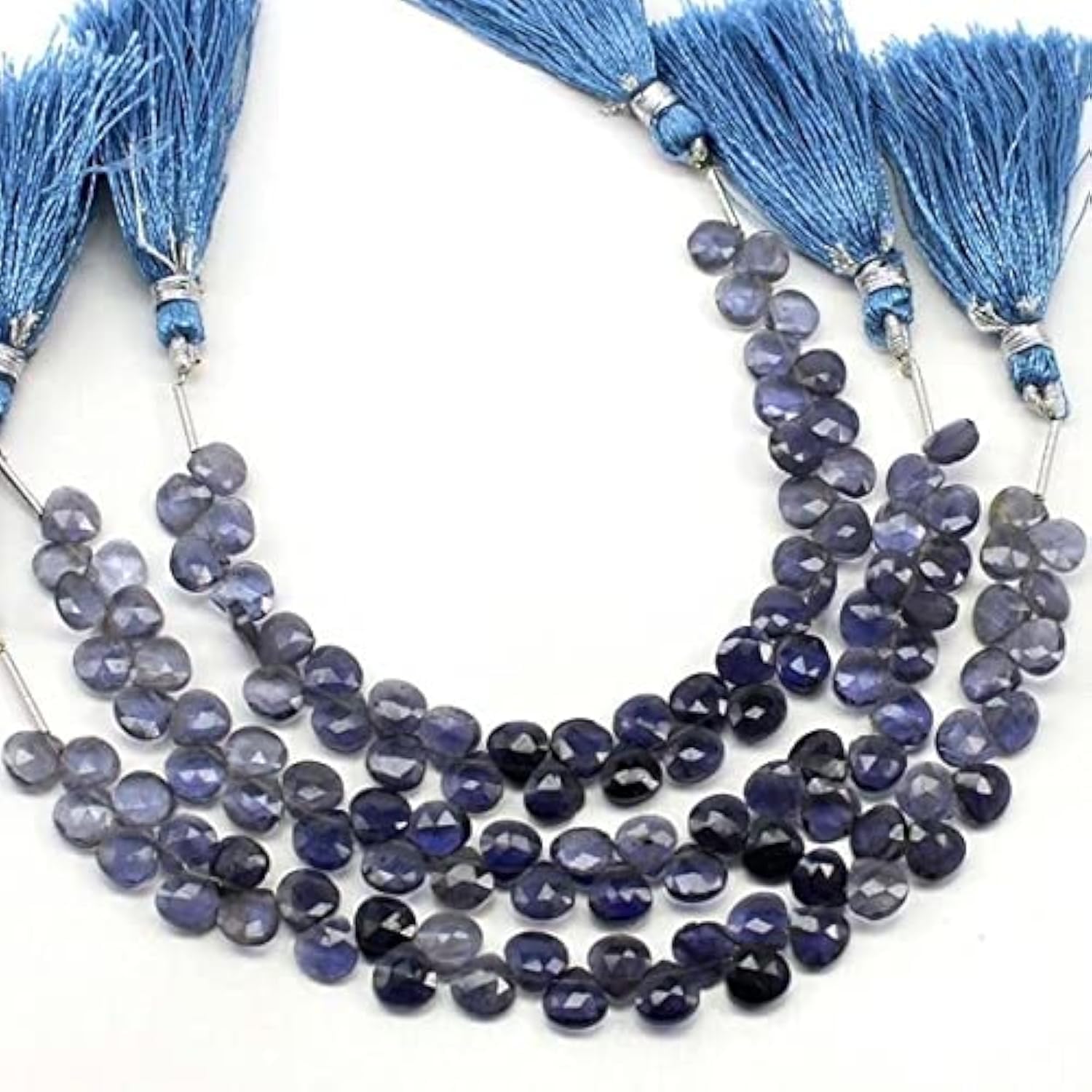 Iolite naturelle en cœur facetté 7mm, insufflez de la magie à vos bijoux