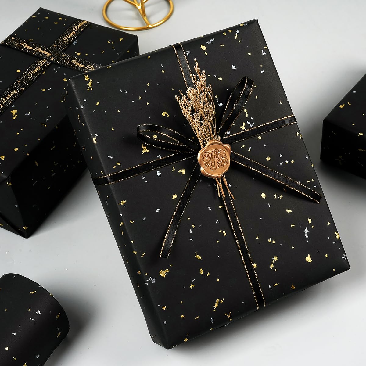 Schwarze Geschenkpapierrolle, 43,2 cm × 90 m, schwarzes und goldenes Folien-Geschenkpapier, mattes Kraftpapier mit Silber- und Goldfolienflocken, Geschenkpapier für Geburtstag, Hochzeit, Weihnachten,