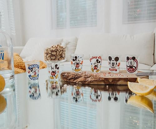 Miniatura 3 de Disney Juego de 6 vasos de vaso de chupito de whisky vintage de Mickey Mouse de 2 onzas  Home Barware Drinkware