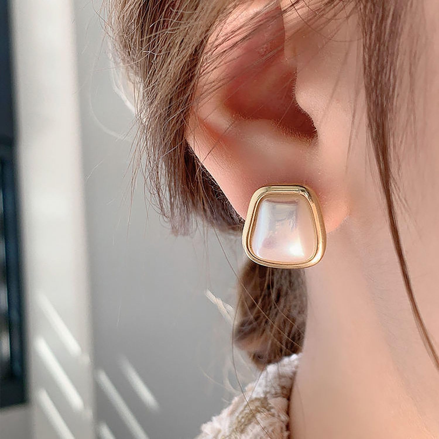 Baroque Pearl Stud Earrings For Women 14k Gold Plated Irregular pearl Earrings Chunky Big Pear Earrings Vintage Pearl Statement Earrings Jewelry Gift For Women - Image 2