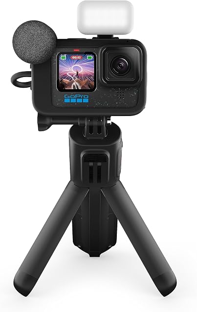 GoPro HERO12 Black Creator Edition  zawiera HERO12 Black, Volta (uchwyt na baterie, statyw, pilot zdalnego sterowania), Media Mod, Light Mod, akumulator enduro i torba do przenoszeni
