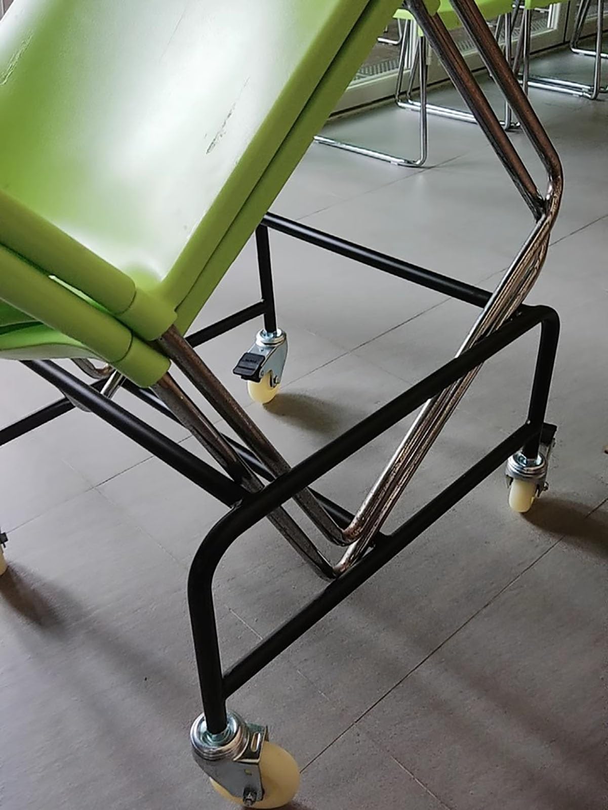 Porte-chaise à roulettes en métal robuste pour 25 chaises en résine, chariot roulant pour conférence et bureau, organisateur de camping