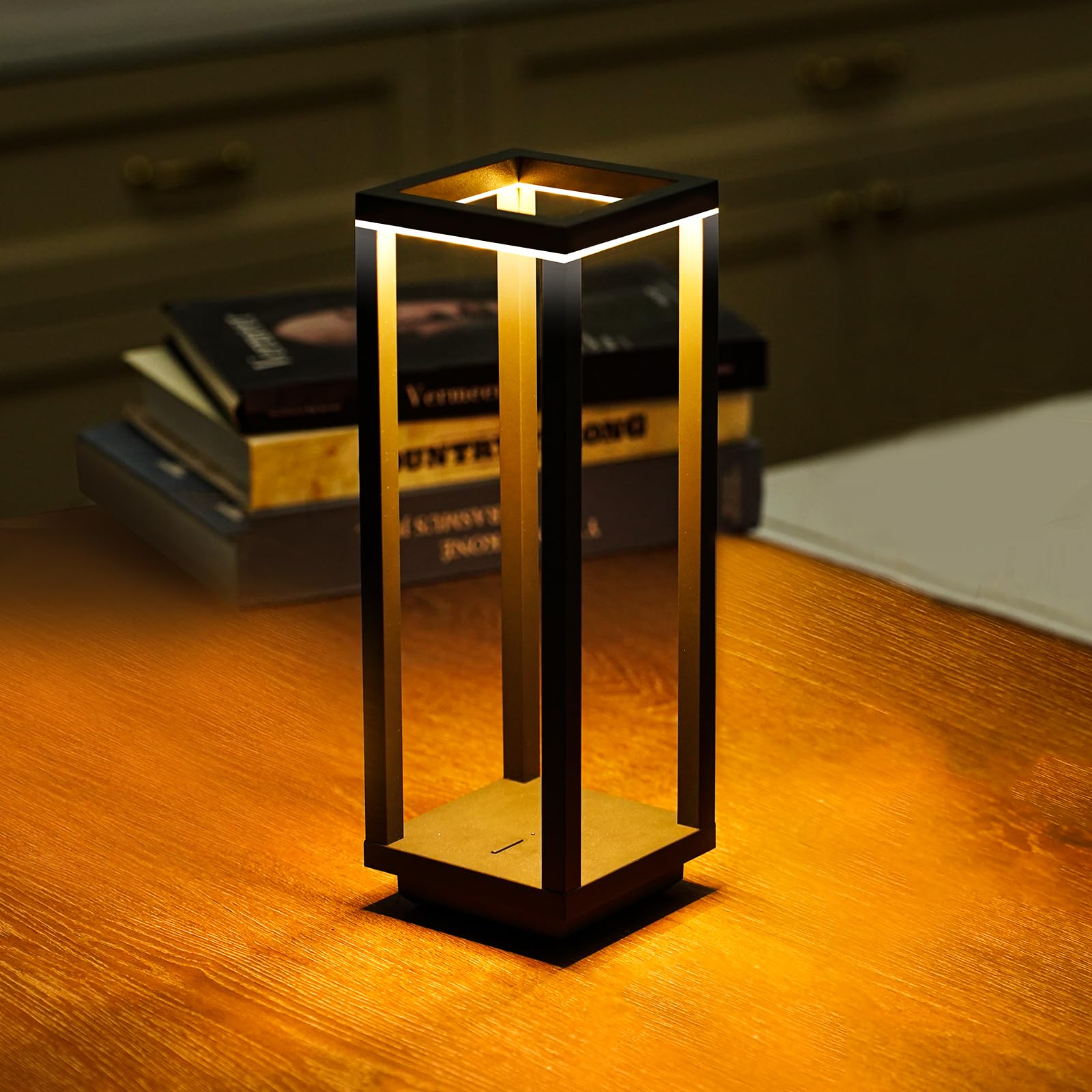 Halostorms Cordless Table Lamp