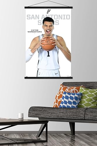 Miniatura 2 de Trends International NBA San Antonio Spurs - Victor Wembanyama Feature Series 23 - Póster de pared con marco magnético