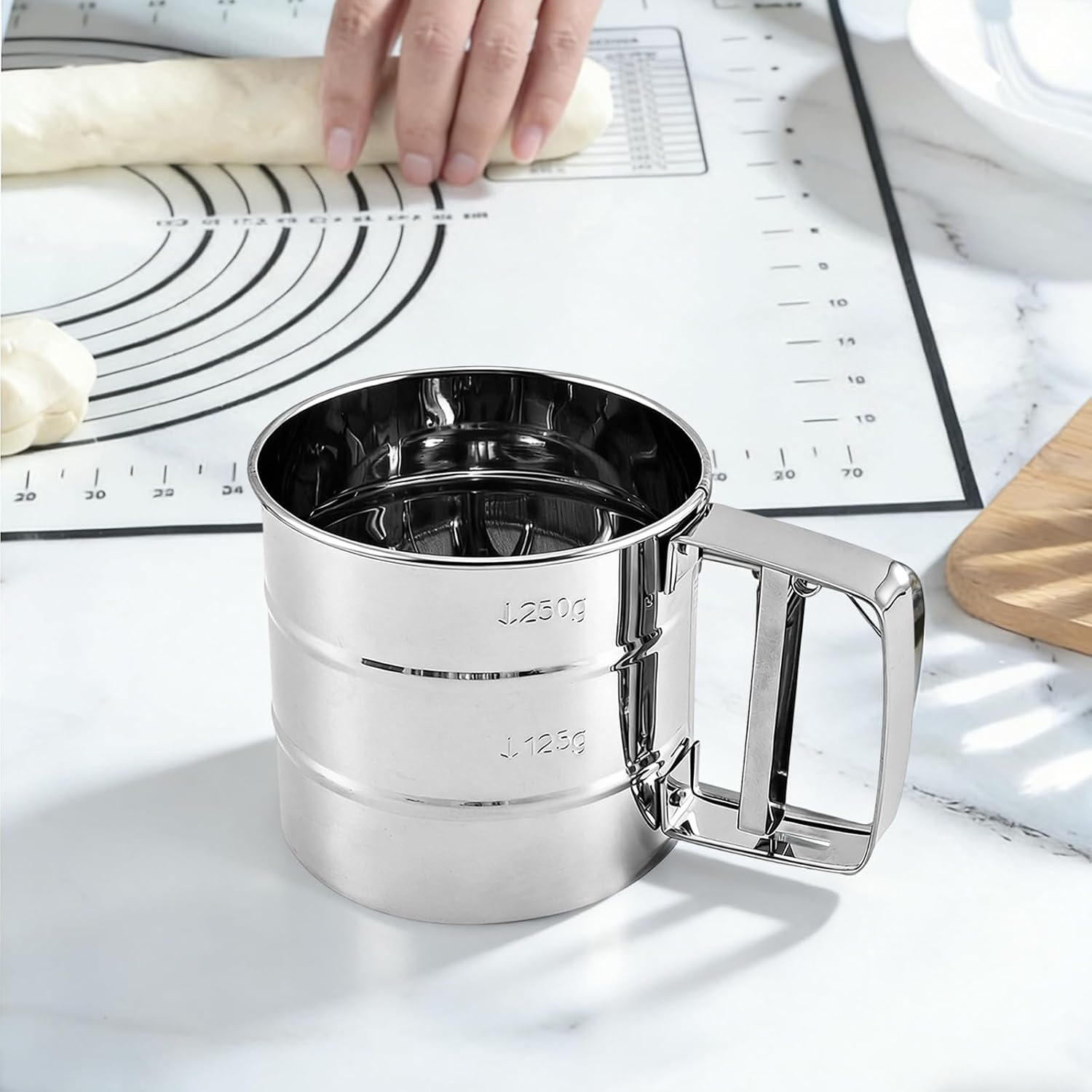 Flour Sifter,Flour Sifter for Baking, Stainless Steel Powdered Sugar Shaker Duster