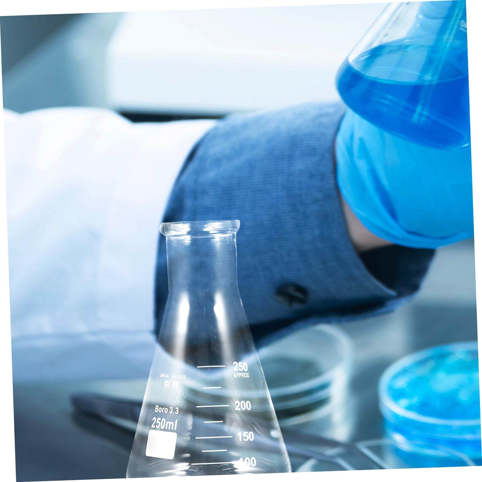 Beuta Conica in Vetro Borosilicato 4 Pezzi per Laboratorio | Forma Triangolare a Collo Largo, senza Bave e Misurazione Accurata, per Scuola e Lezioni di Chimica