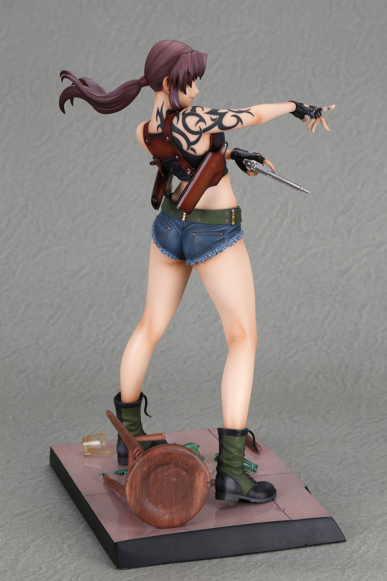 ブラックラグーン　レヴィ　Two Hand Amazon.co.jp: BLACK LAGOON レヴィ Two Hand 1/8スケール PVC製