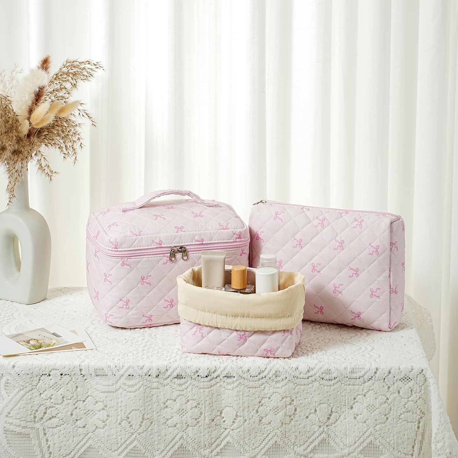 RSRSLEII 3Pcs Aesthetic Cotton Quilted Drawstring Makeup Bag Set, Aesthetic Cute Bow Makeup Pouch for Girls and Women, Aesthetic Travel Organized Cosmetic Bags for Purse(03Small Pink Bow)