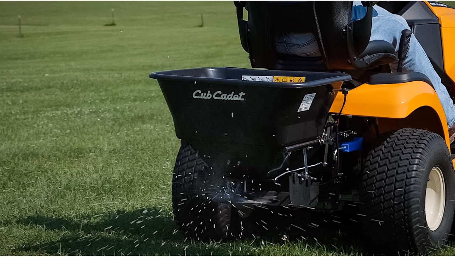 Review CUB CADET 19A30028100 FastAttach 100lb Rear Electric Spreader GT