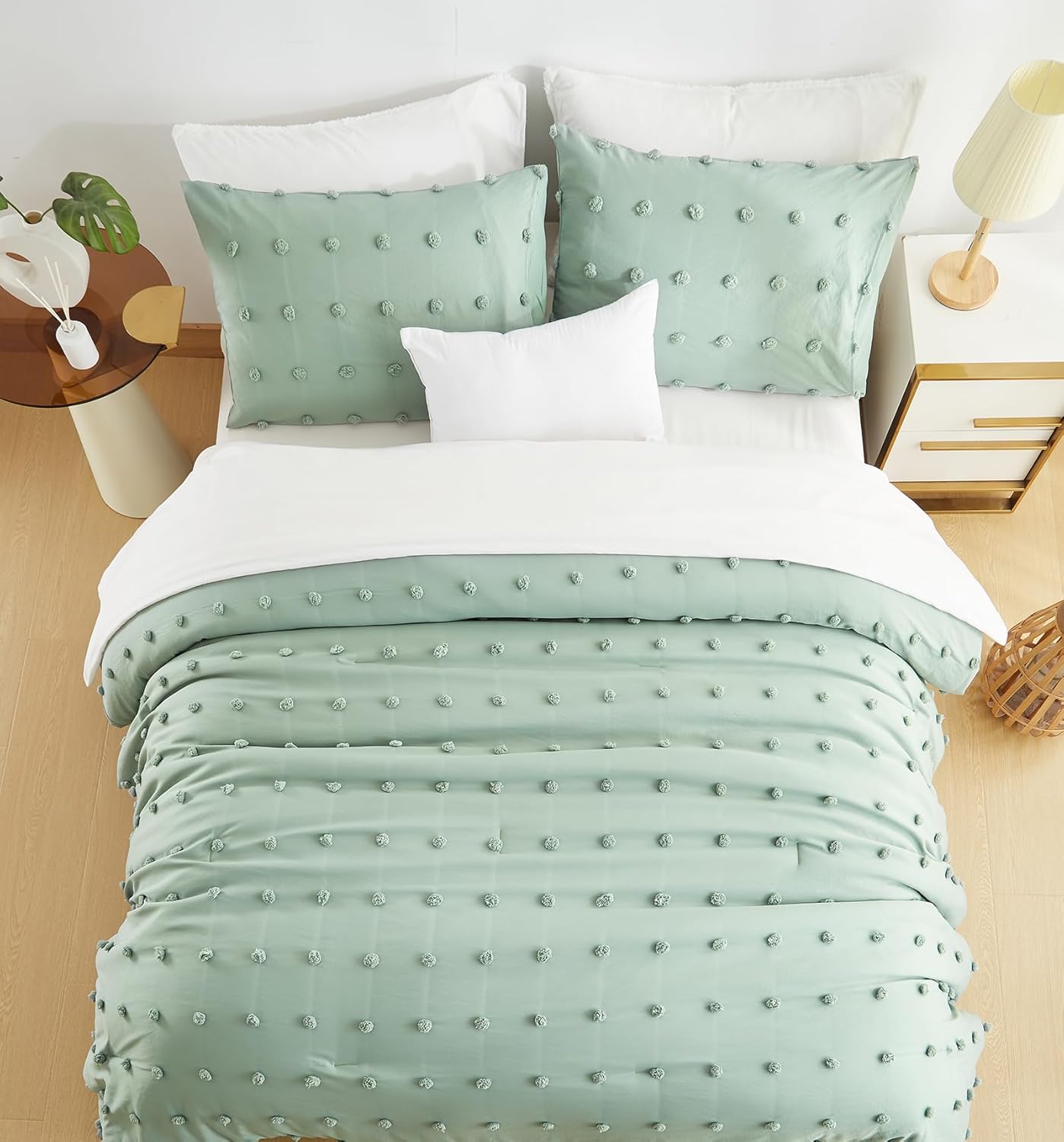 GAO GE King Sage Green Comforter, Jacquard Tufts Pom Pom