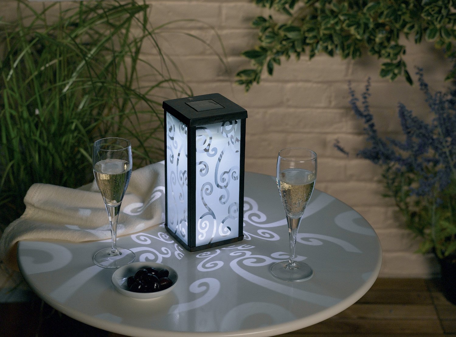 Lightig Outdoor Citronella Oil Lamp Torch for Umbrella & Multifunctional Use