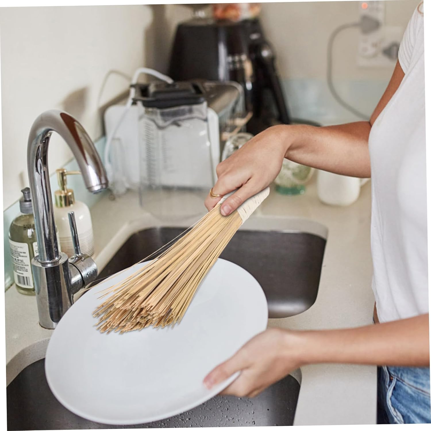 Ipetboom 2pcs Pot Brush Natural Cleaning Tools for Wok and Cookware Sturdy Construction for Kitchen and Restaurant Use Includes Twisted and Slanted Brushes