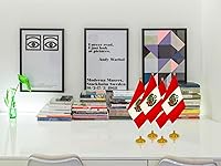 Vista 5 de WXTWK Paquete de 12 banderas de escritorio peruanas pequeñas mini banderas de mesa peruanas con base de soporte, decoración de celebración