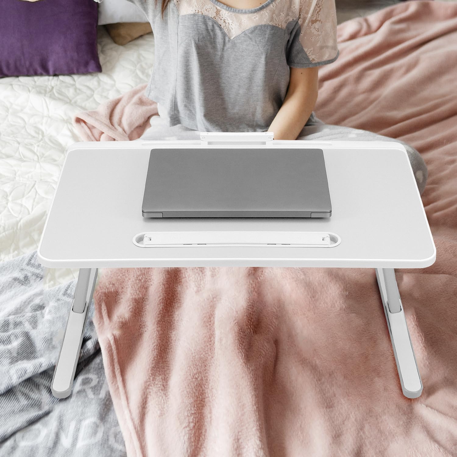 QWORK Table de lit pour Ordinateur Portable Pliable avec Tiroir et Lampe LED, Angle réglable en Hauteur, 60 x 40 cm
