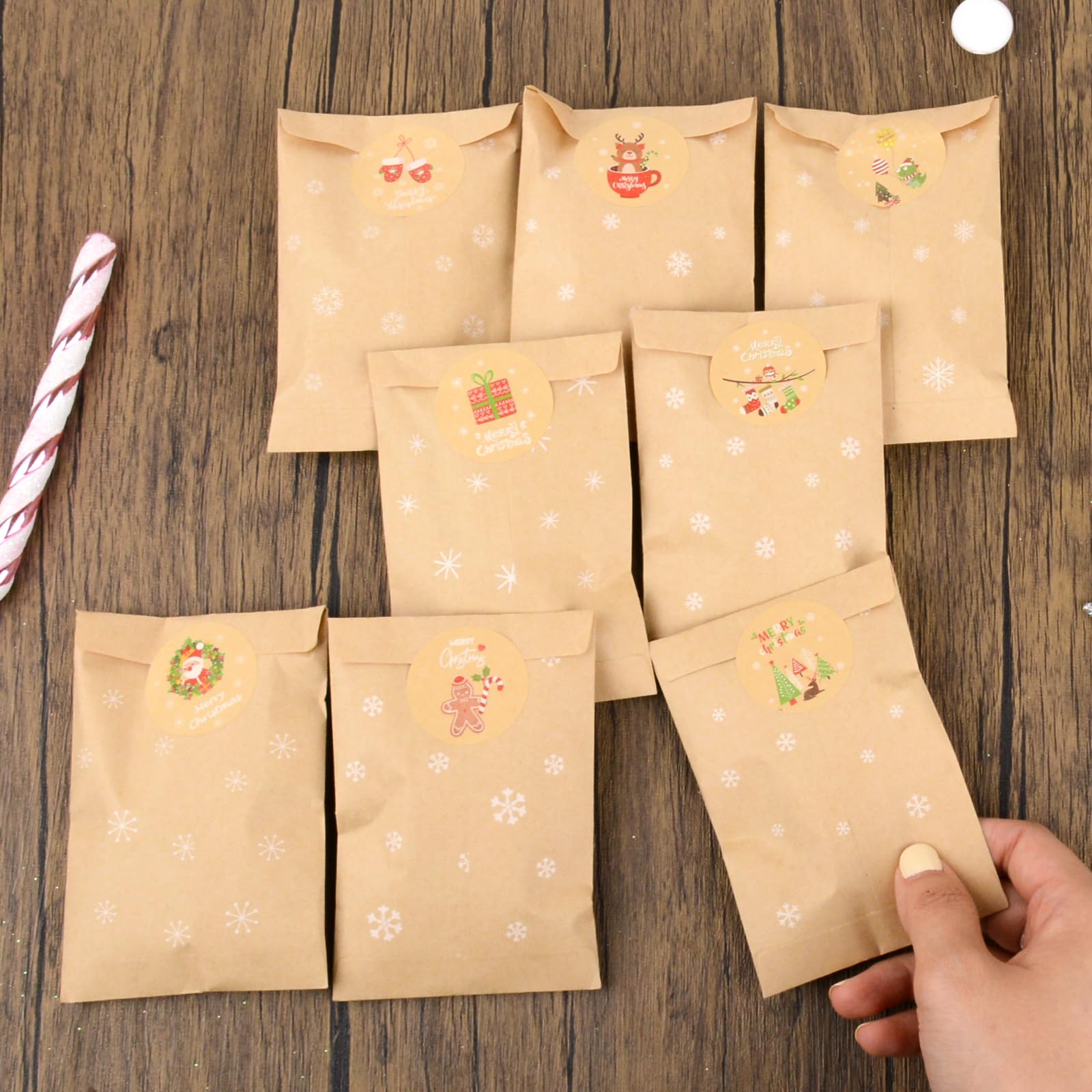Jinlaili 24 Sacchetti Regalo Di Natale Con Adesivi E Corda - Kit Completo Per Confezioni Regalo Fai Da Te