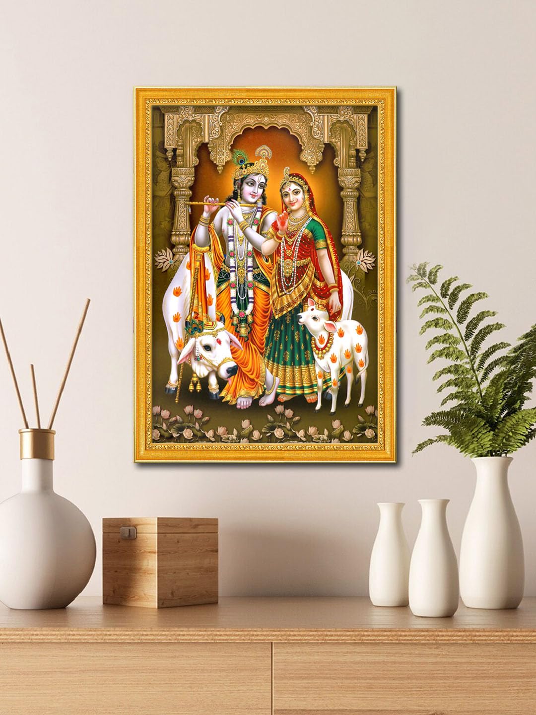 999STORE Pan Radha Kryszna ze swoją krową Obraz fotograficzny z ramką na zdjęcia dla Mandir/Temple Radha Krishna (MDF i włókno_30 x 45 cm) GodSZ20189