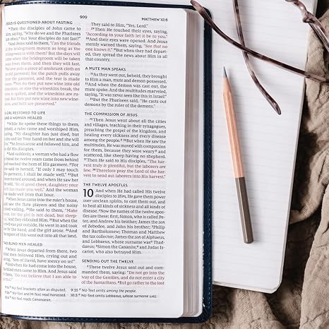 Holy Bible: New King James Version, Charcoal Leathersoft, Value Thinline, Red Letter Edition