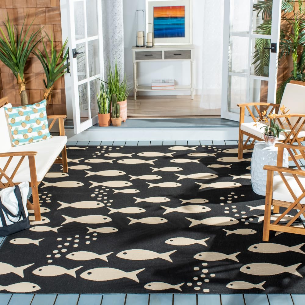 SAFAVIEH Courtyard large outdoor rug