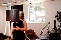 Vista 6 de Gator Frameworks Micrófono de escritorio portátil Escudo de aislamiento vocal con base redonda; tamaño del escudo 12 x 16 pulgadas (GFW-MICISO1216)