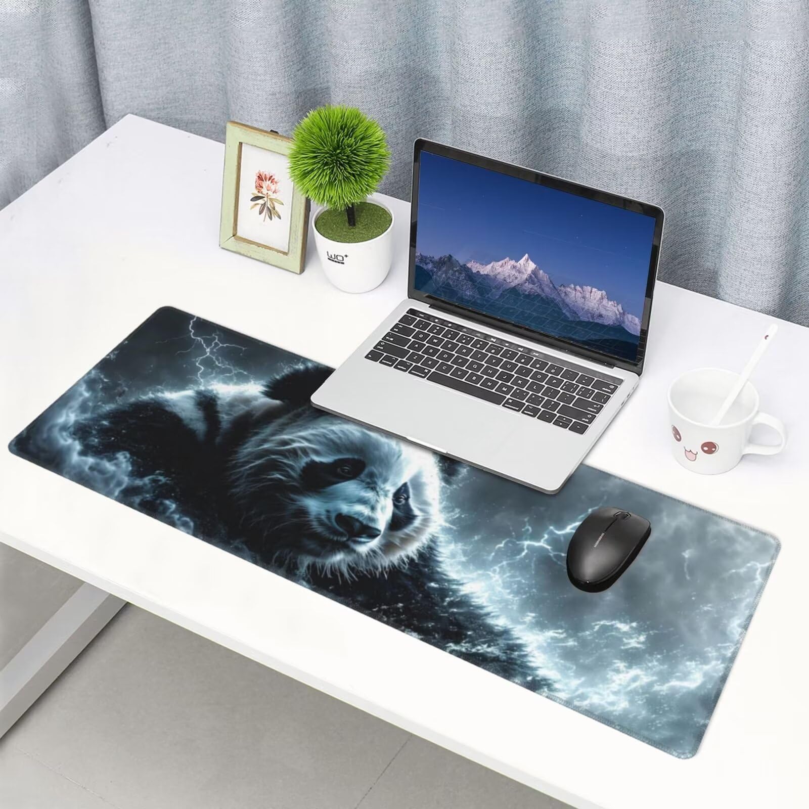 Tappetino Mouse, Tappetino Mouse Gaming Grande XXL 1500x800x3mm Tappetino Scrivania Mouse Pad, Base in Gomma Antiscivolo, Bordi Cuciti,Lavabile, Mousepad per Ufficio e Gaming (Panda Fulmine) R-596