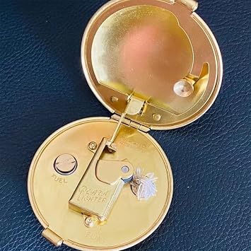 Creative Pressed Powder Retro Lighter Handmade Brass Compact Round Semi-Automatic Kerosene Lighter Mechanical Gasoline Lighter Gift for Women