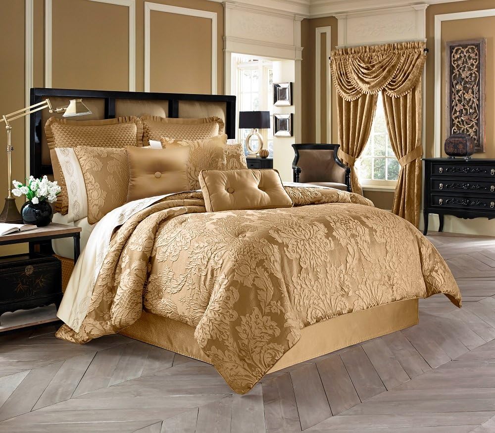 Five Queens Court Colonial 4-Piece Comforter Set, Queen Size