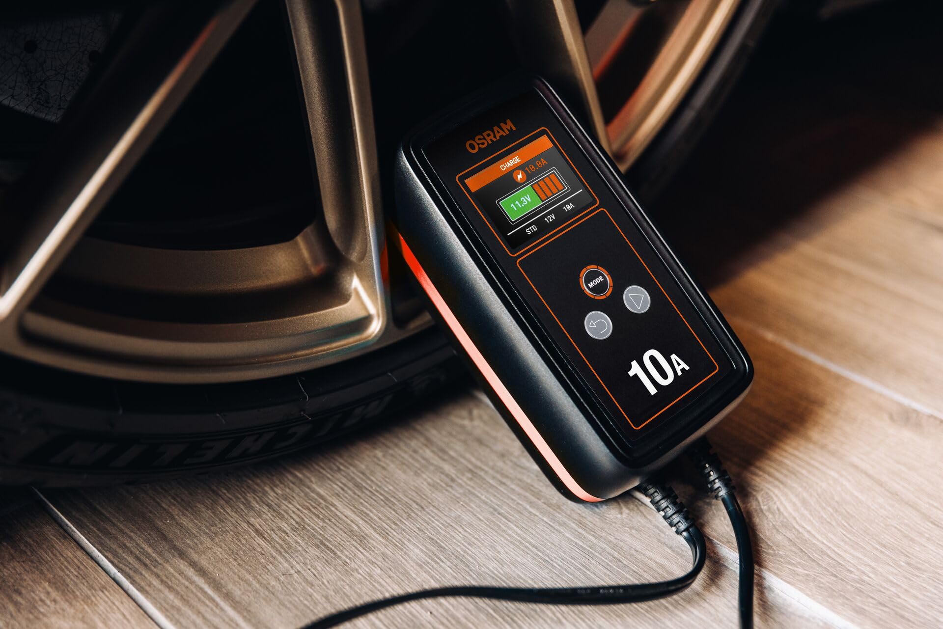 OSRAM BATTERYcharge 1010, 12V, Cargador de baterías inteligente, 10A para coches y furgonetas, compatible con baterías AGM, EFB, de plomo y litio, carga rápida, compatible con Start/Stop.