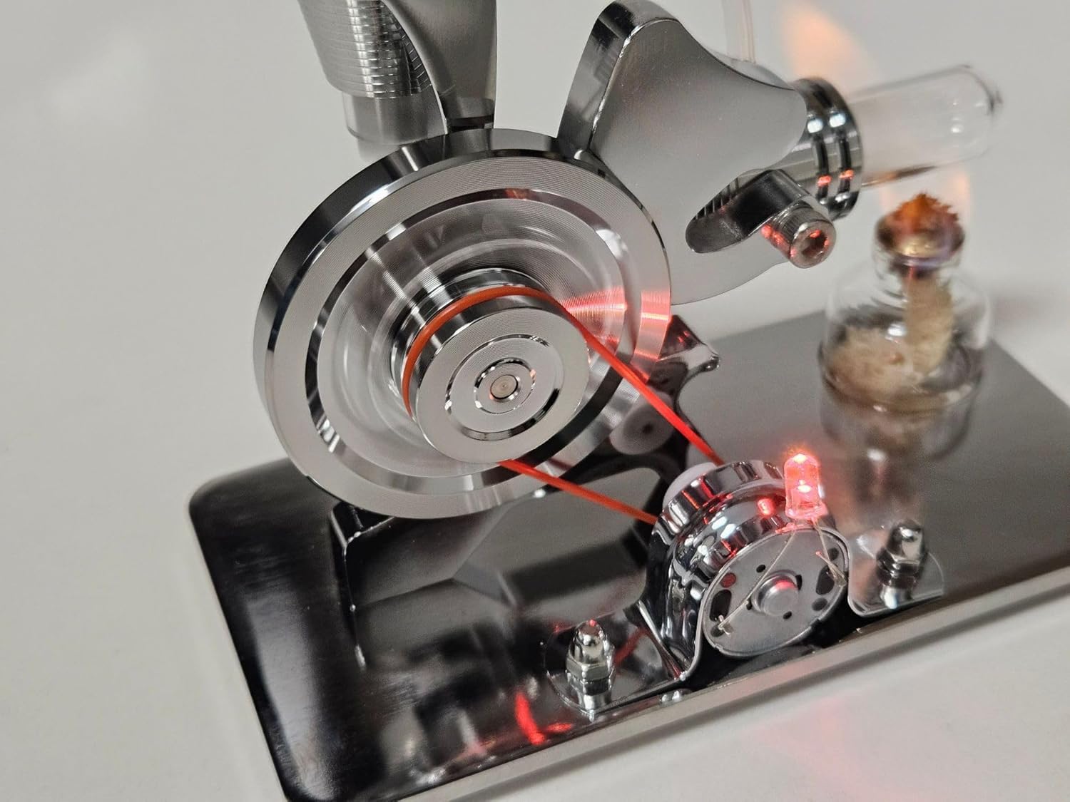 Stirling Engine Generator Model, Handcrafted Squirrel-Shaped Mechanical Science Kit with LED Lighting, Heat-Driven Power Generation for Physics Experiments and STEM Education, Mirror Light