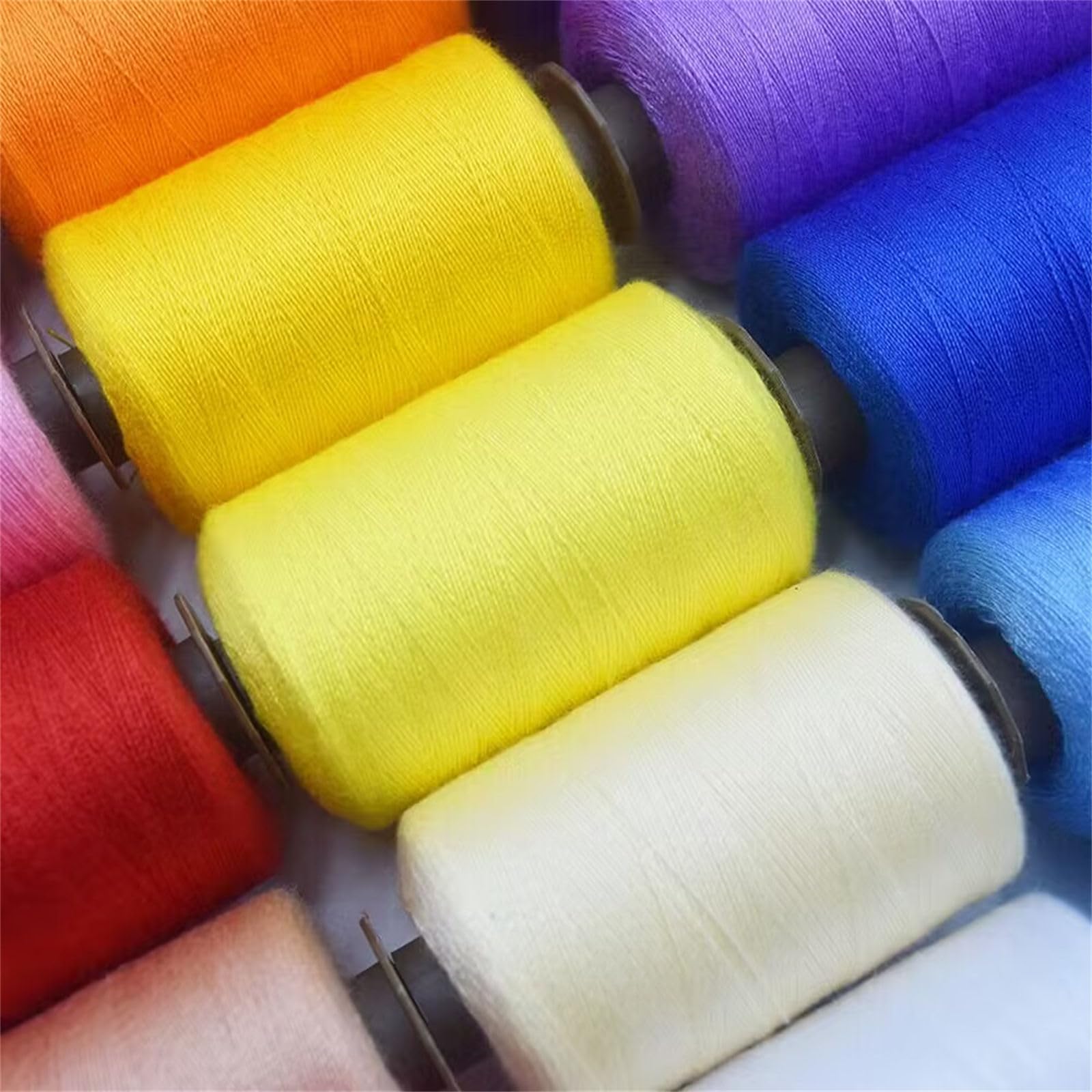 Set di 24 fili da cucito da 910 m per bobina di filo in poliestere per mano e macchina da cucire, filo colorato per ricami artigianali