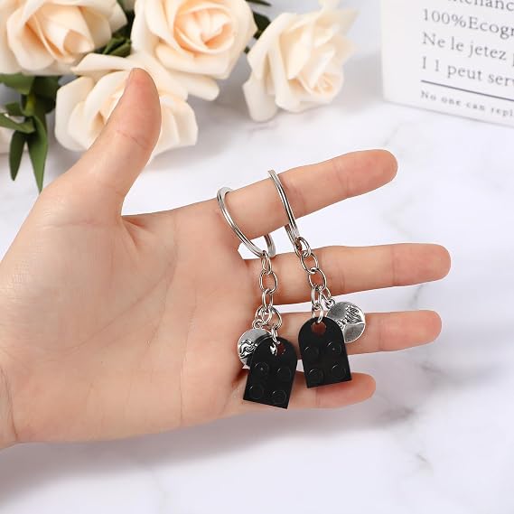 Ouligay 2pcs Matching Couple Love Heart Keyring Gifts for Boyfriend Girlfriend, Best Friend Birthday Friendship for Women, Valentines Gifts for Him Her Men Husband Romantic I Love You Gifts