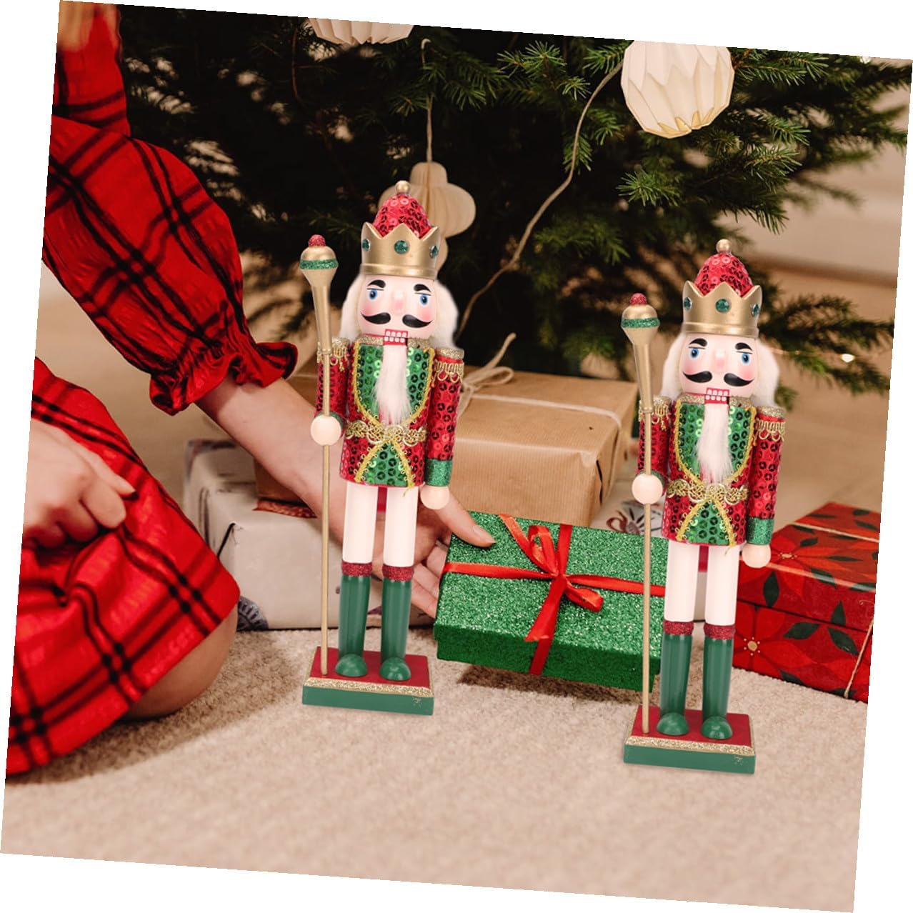 VICASKY Wooden Nutcracker Figurine Christmas Decor Green Nutcracker Soldier Desktop Ornament Holiday Xmas Decoration
