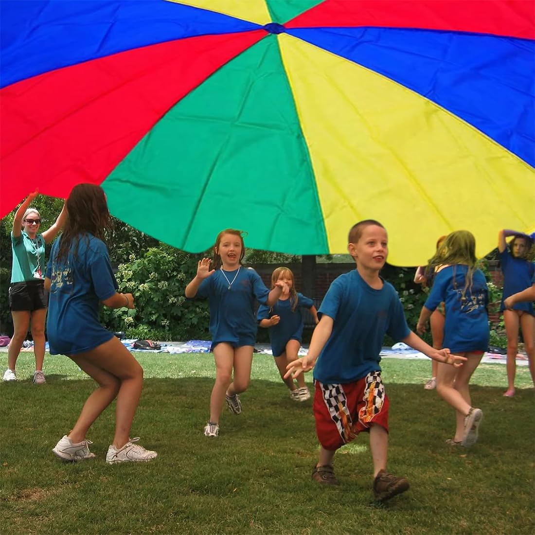 Paracadute Bambini, Paracadute Professionale, Telo Arcobaleno con Maniglie per Giochi di Gruppo, Ginnastica e Feste di Compleanno, Ideale per Interni ed Esterni, 300 cm, 3 metri, 12 bambini