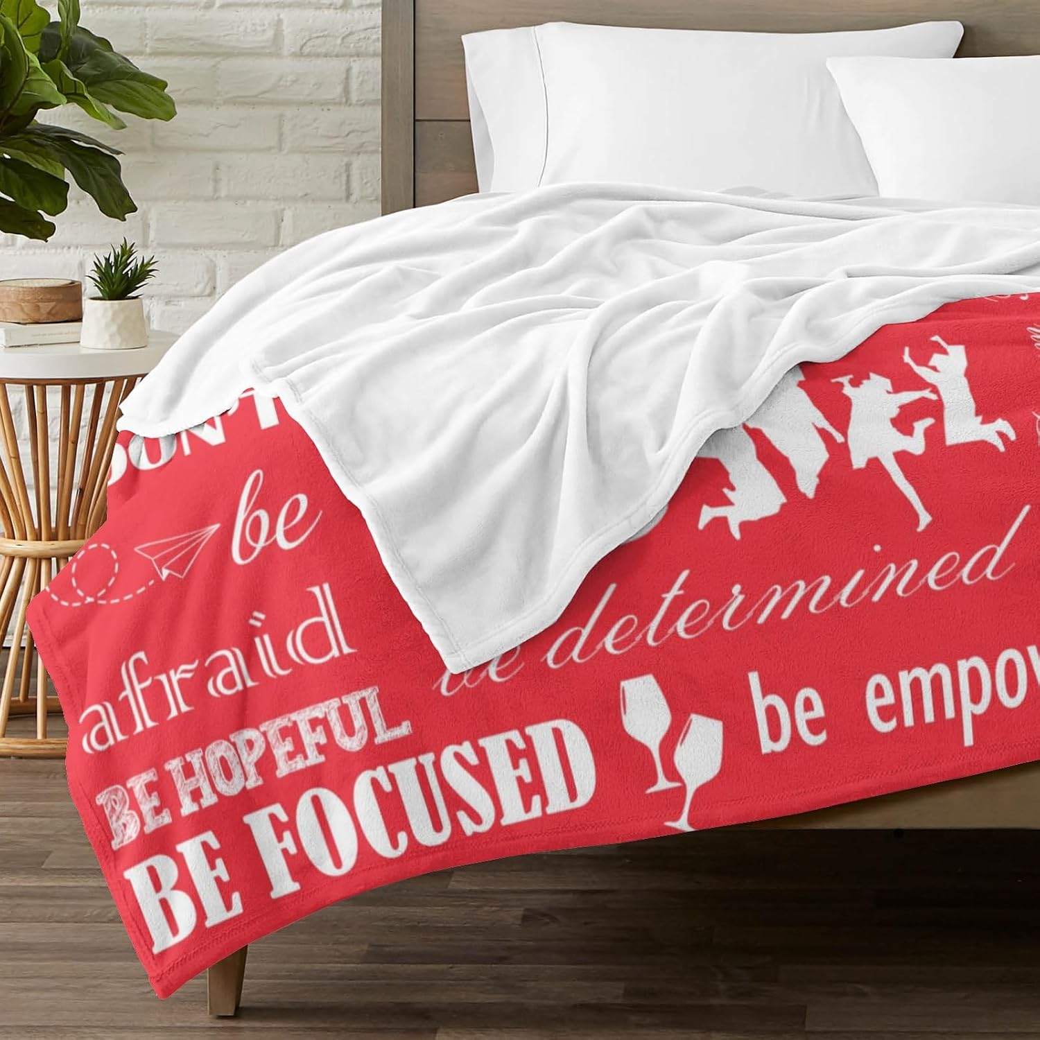Personalized Graduation Blanket Gifts with Name, Customized Class of 2025 Name Blanket for Graduation Day, Custom Soft Throw Blankets, Senior 2025 Graduation Decoration for Couch Sofa Bed Bedroom