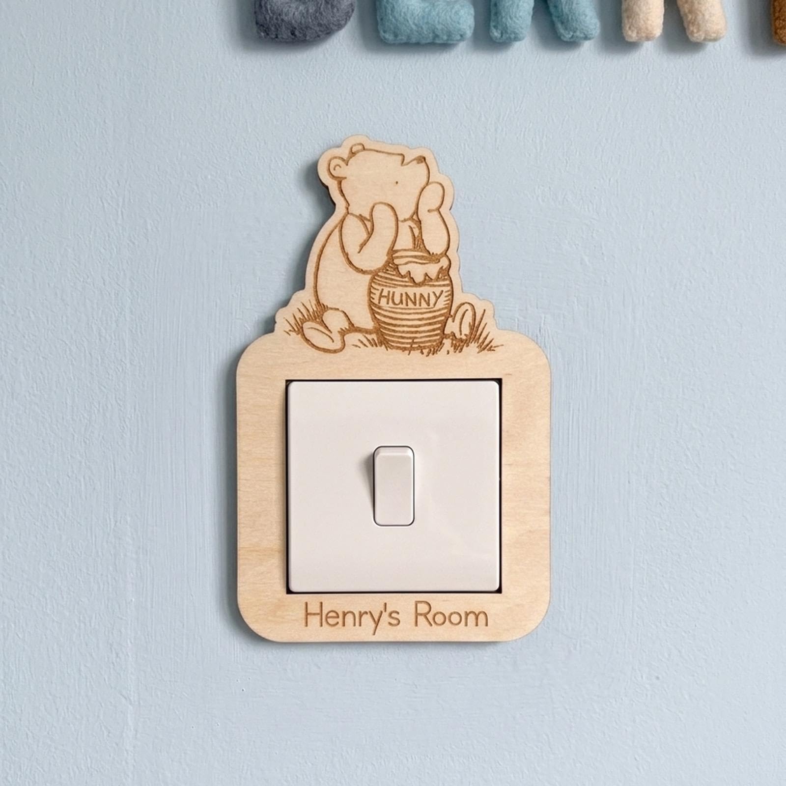 Luck and Luck Personalised Pooh Bear Wooden Light Switch Surround Nursery Name Decor (20 cm, FSC MDF)