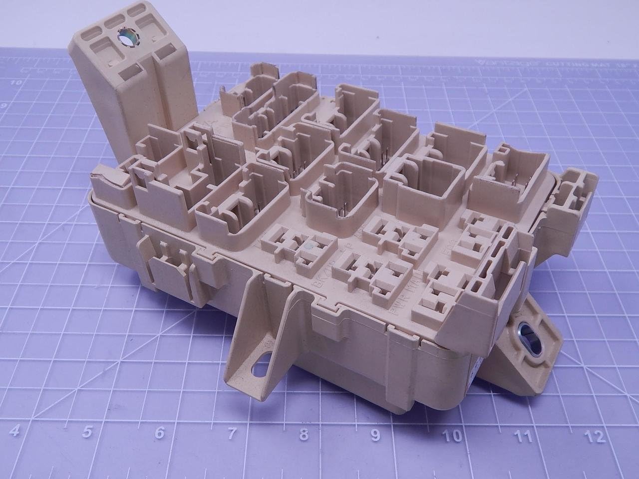 Toyota PP-T20+GF10 Fuse Box T53496