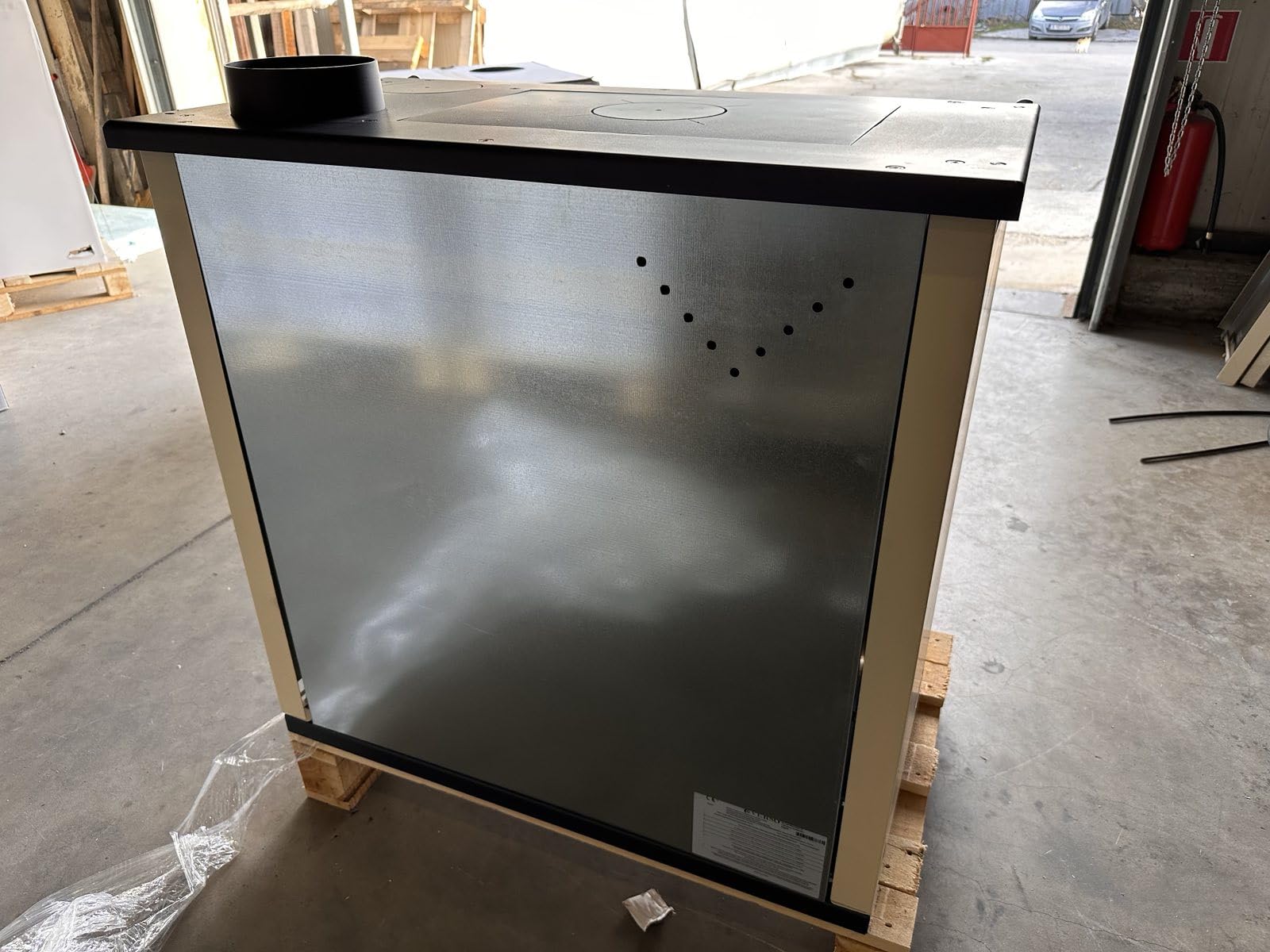 EEK A+ Verso Cs Plus Poêle à bois en inox 7,7 kW avec panneaux latéraux ivoire
