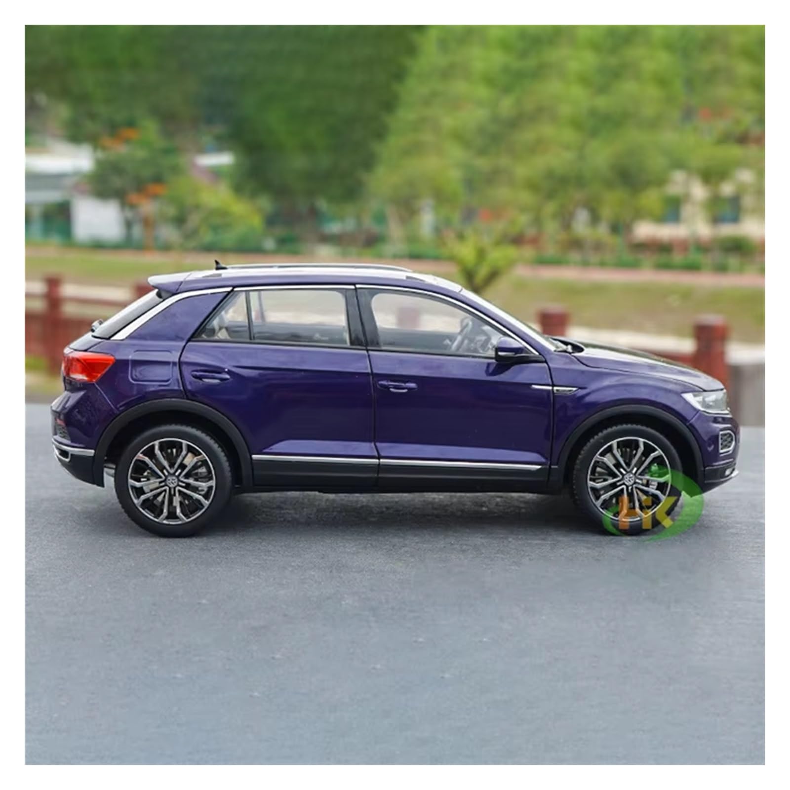 1:18 Dla T-ROC 280STI 2018 Alloy Suv Miejski Pojazd Terenowy Model Kolekcjonerska Zabawka Prezent Pamiątka Statyczny Wyświetlacz(Blu,With box)