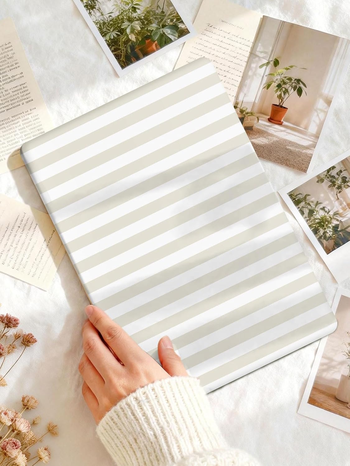 Seorsok Compatible with MacBook Air 13 Inch Case 2022 2021 2020 2019 2018 Release A1932 A2179 M1 A2337 Touch ID,Cute Striped Plastic Hard Shell Case with Keyboard Cover,Khaki & White Stripes